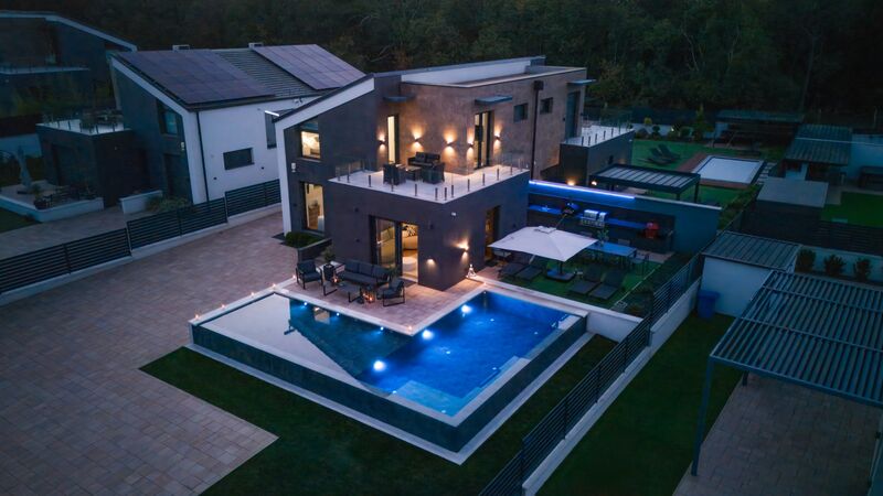 Villa Porta Verde IV luxury pool villa with infinity pool