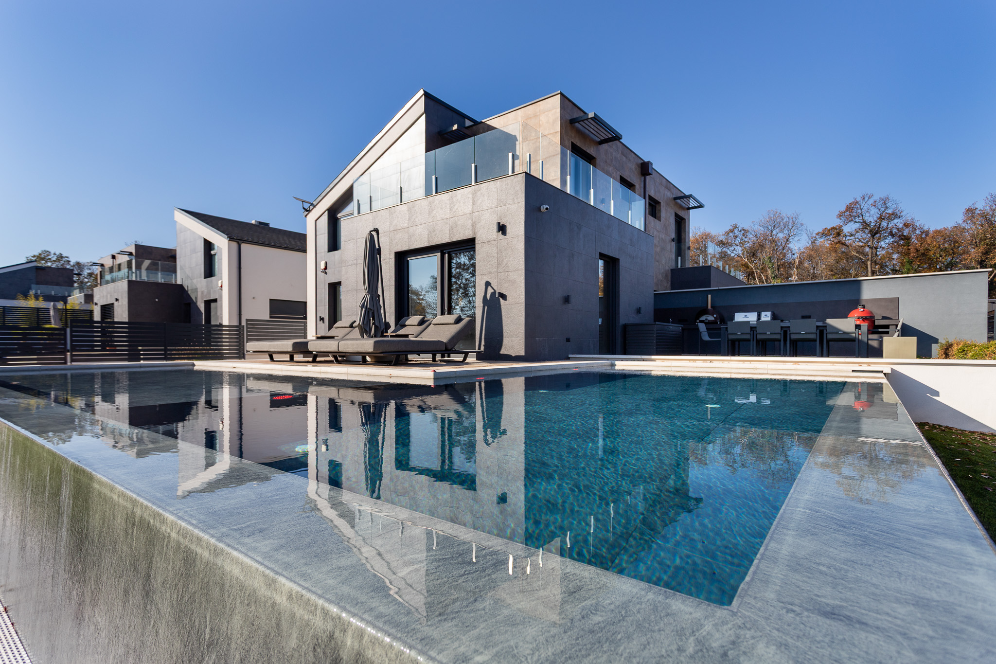 Villa Porta Verde IV luxury pool villa with infinity pool